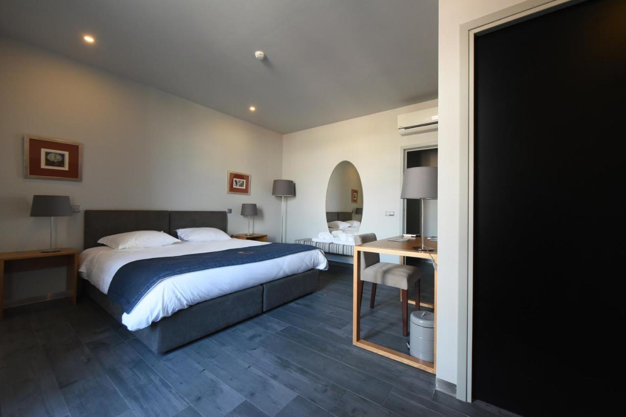 8 Villas Hotel Santo Tirso Bagian luar foto